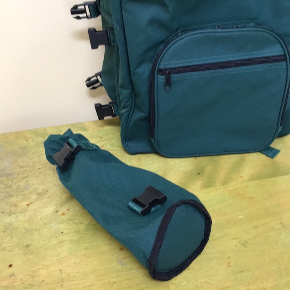 NWOT DELUXE PICNIC BACKPACK - Picture 6 of 7